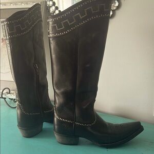 Ariat Sahara Heeled Boots with Decorative Stitching